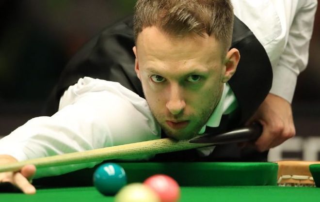 在禁区内采 在禁区内采